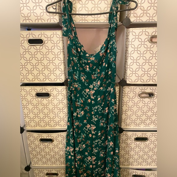 Reformation dress - Picture 3 of 10